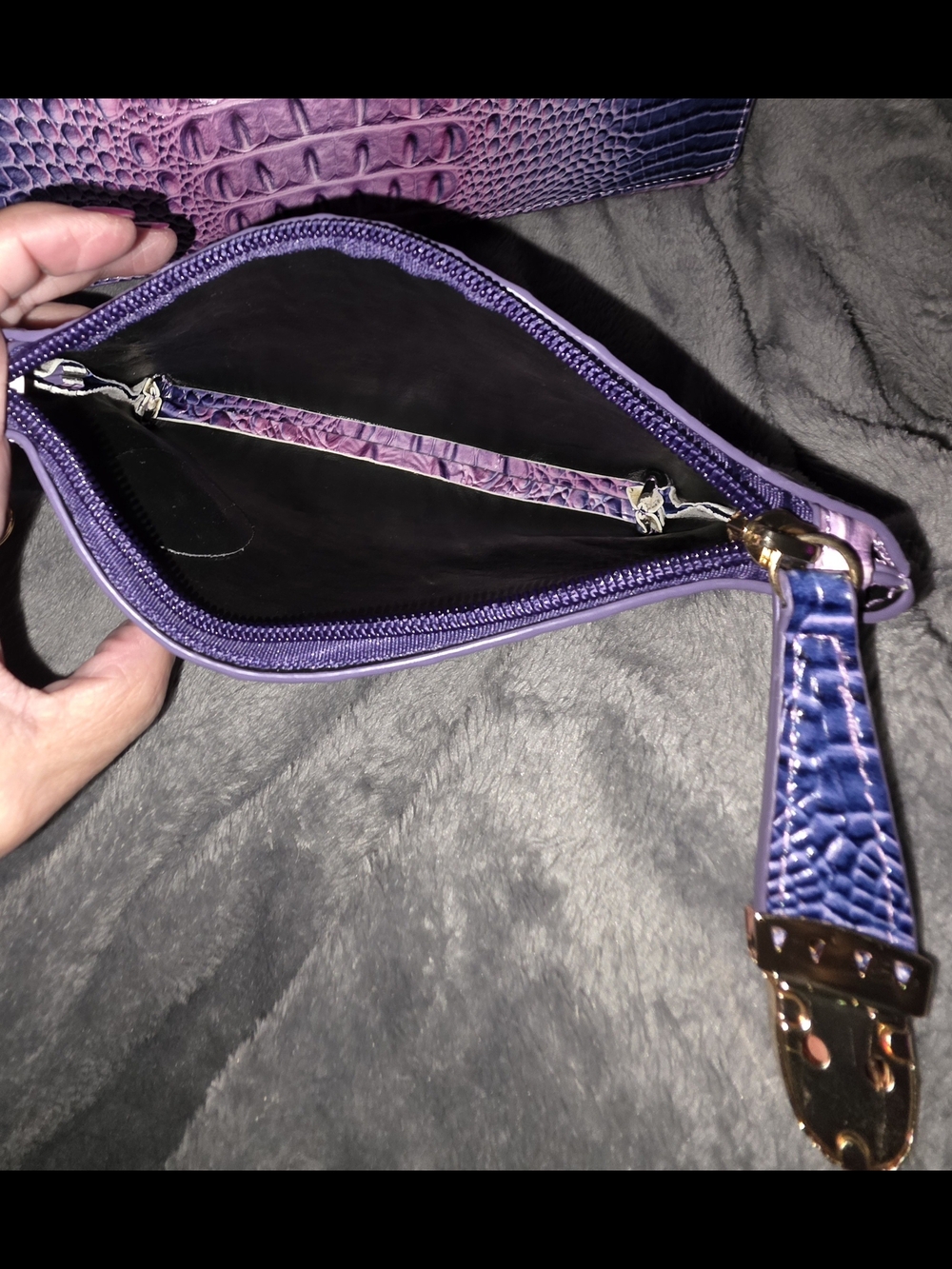 NWOT Purple/Pink Ombre Croc-Embossed 3-Piece Set - Tote, Purse, and Wristlet - Picture 10 of 13